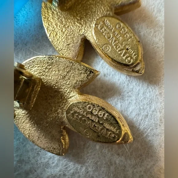 Vintage Givenchy clip ons earrings  preowned very rare - Picture 4 of 13